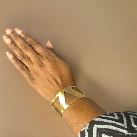 Gold Triangular Design Bracelet - MAGOS