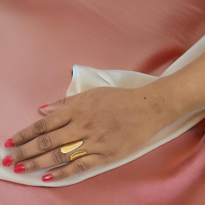 Gold Almond-Shape Ring - MAGOS