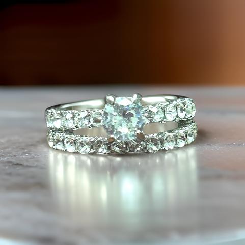 Women's Bridal Marriage Round Diamond Six-claw Inlaid Engagement Ring Set