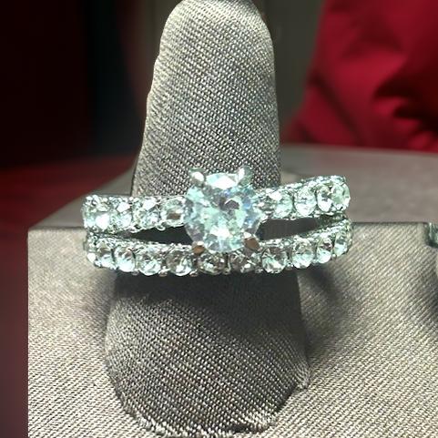 Women's Bridal Marriage Round Diamond Six-claw Inlaid Engagement Ring Set